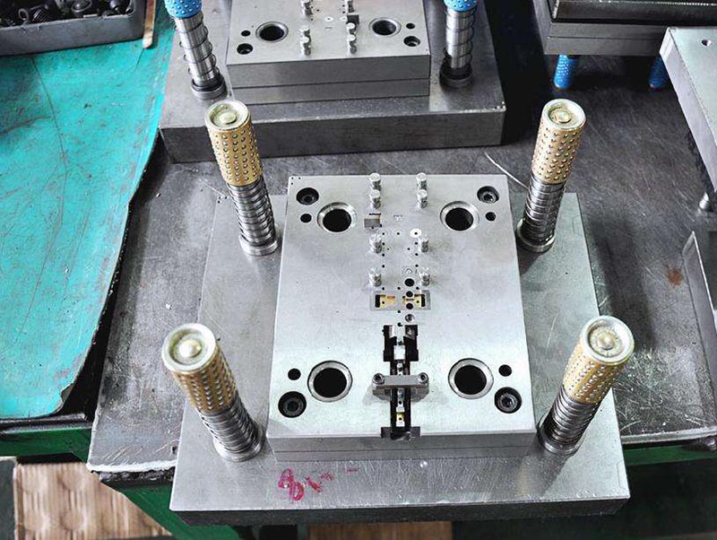 嘉黎模具制造-01